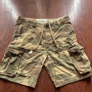 Men - Vintage Camo shorts by Abercrombie & fitch